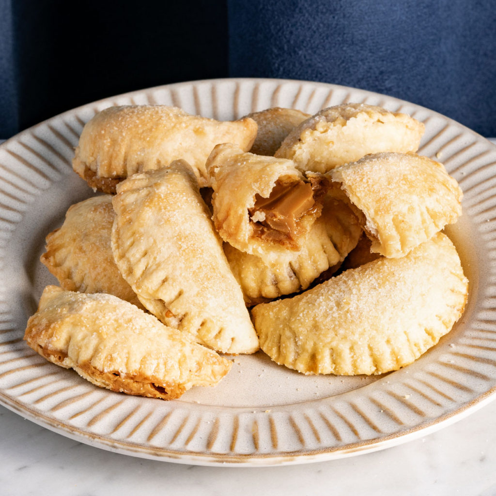 Empanadas de cajeta Galletas Pale Celebration Bakery